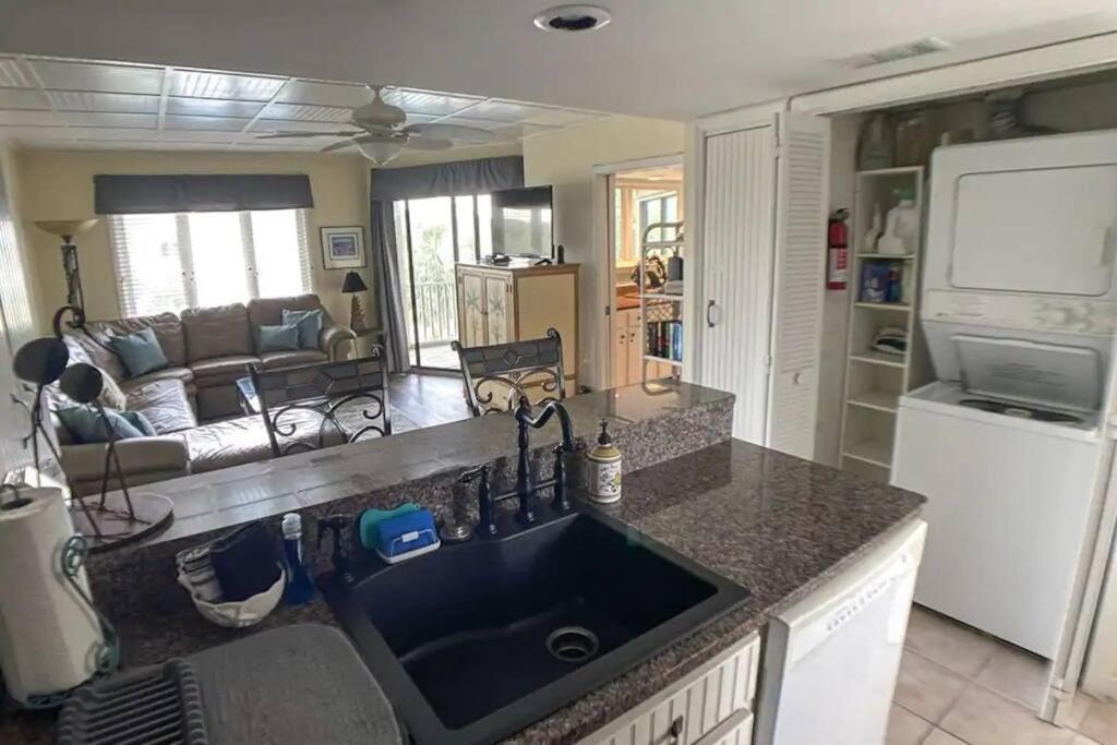 Port O' Call C302 - Iop Island Retreat! Treetop Oceanview! Isle of Palms Bagian luar foto